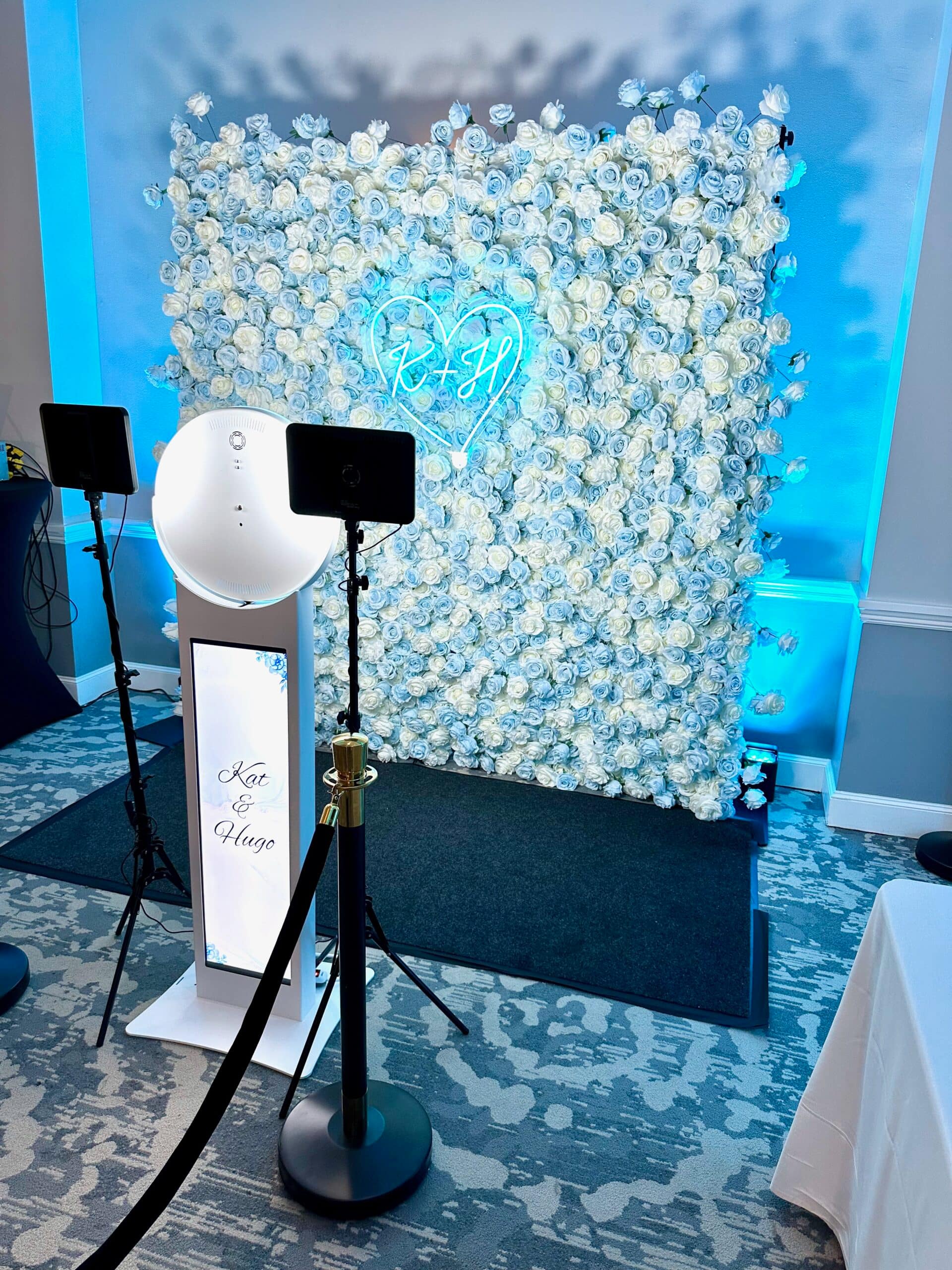 Oh Snap luxury photo booth floral backdrop wedding Photo booth cost wedding Massachusetts — Oh Snap! luxury open-air booth with floral backdrop at a New England wedding